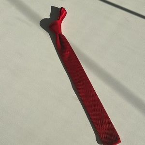 H&M red knitted tie
